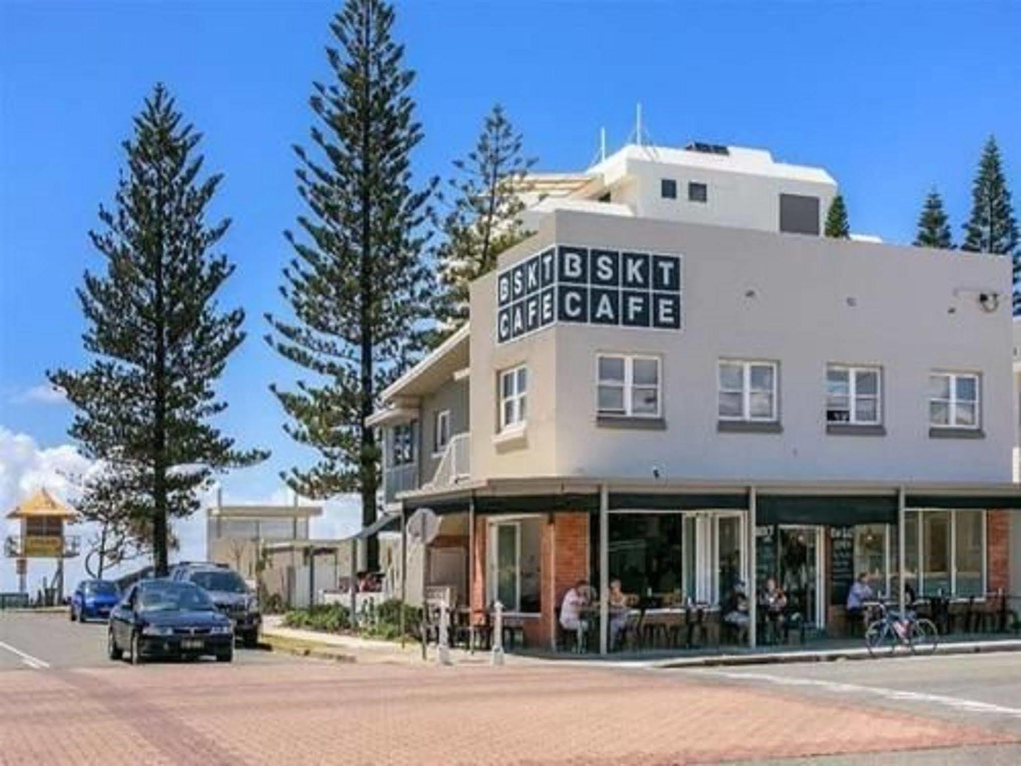 Beaches On Wave Street Gold Coast Exterior photo